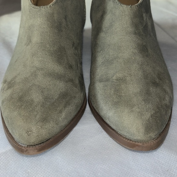 Boots Booties Neutral Gray Tan Soft Faux Suede Slip On Shoes Side Zip Size 8 - Picture 8 of 10